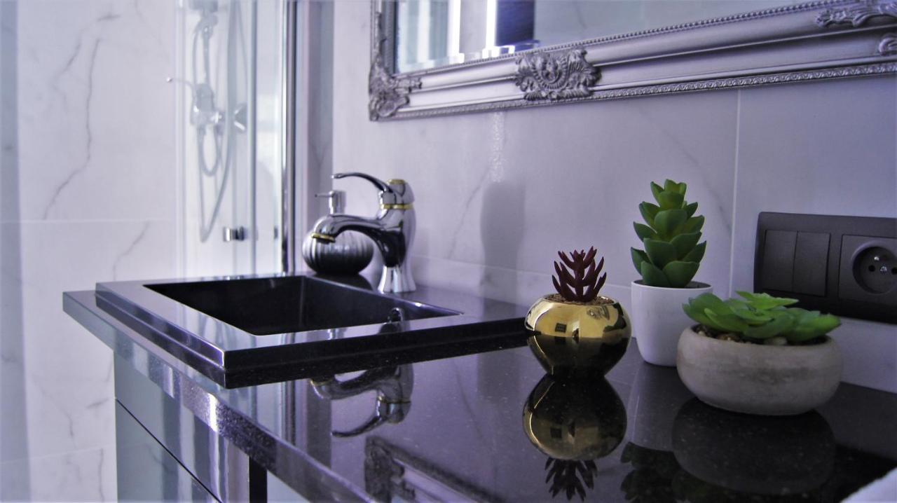 Przestronny Apartament Contento- Wroclaw Centrum Apartment Ngoại thất bức ảnh