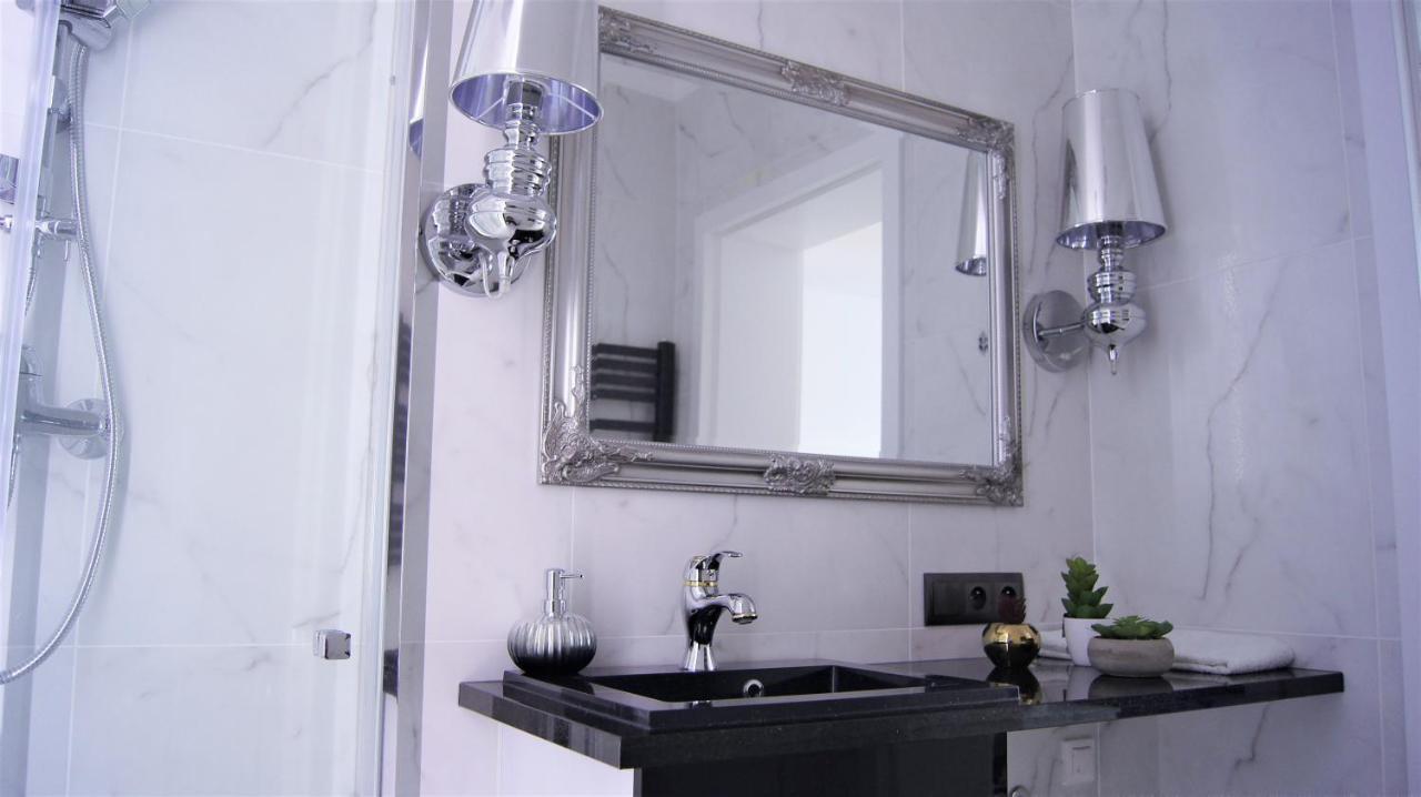 Przestronny Apartament Contento- Wroclaw Centrum Apartment Ngoại thất bức ảnh